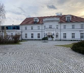 Piękny pałac pod Poznaniem zachwyca nawet Magdę Gessler! Poznaj jego mroczną legendę