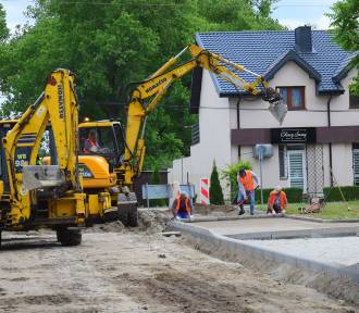 Trwa remont ulicy Związku Walki Zbrojnej w Łęczycy ZDJĘCIA