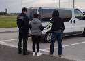 Kolejna grupa nielegalnych imigrantów została zatrzymana w Czechowicach-Dziedzicach. W trakcie pościgu bus uderzył w barierki
