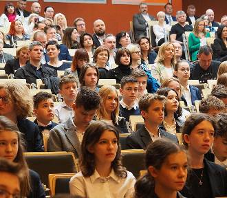 Oto najlepsi uczniowie szkół podstawowych z Łódzkiego, laureaci konkursów WIDEO, FOTO
