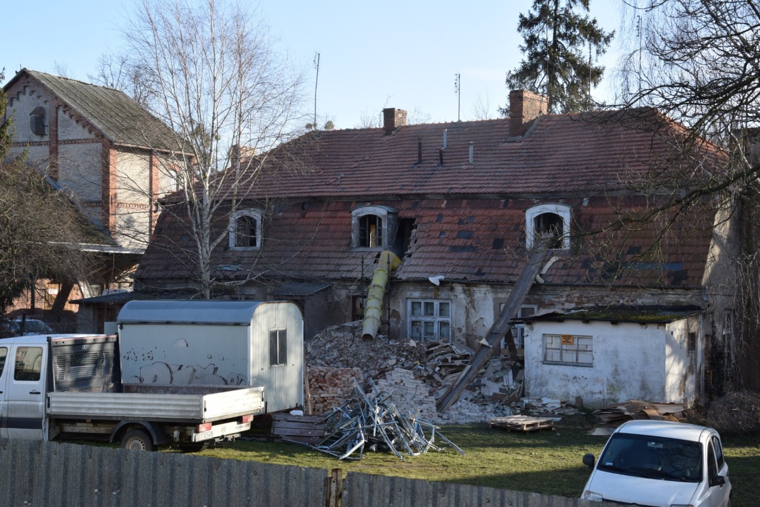 Zabytki Pruszcz Gdański: Ruszył remont Domu Młynarza - zabytkowego dworku ZDJĘCIA. Będzie w nim Urząd Stanu Cywilnego