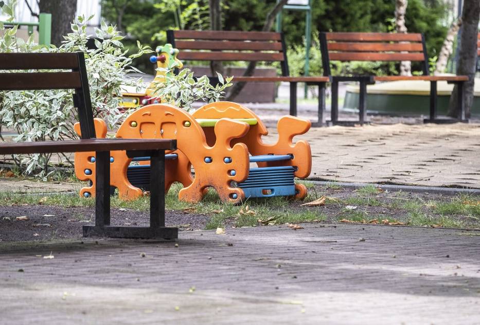 Place zabaw na Pradze-Północ niebezpieczne dla dzieci? Radne interweniują