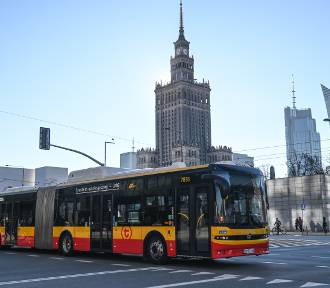 Nowy środek transportu w Warszawie? Radny proponuje metrobus