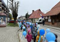 Niebieski marsz przeszedł ulicami Opatowa. Tak rozpoczęto obchody miesiąca autyzmu