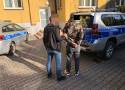 Kradzieże i włamania w Warszawie. 26-latek usłyszał 17 zarzutów. Policja: "Prowadził wędrowny tryb życia"