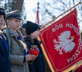 Chełm. Oddali hołd pomordowanym w 80. rocznicę egzekucji na chełmskiej "targowicy"