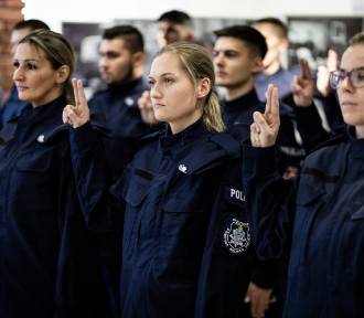 Nowi funkcjonariusze zasilą szeregi wielkopolskiej policji. Złożyli ślubowanie