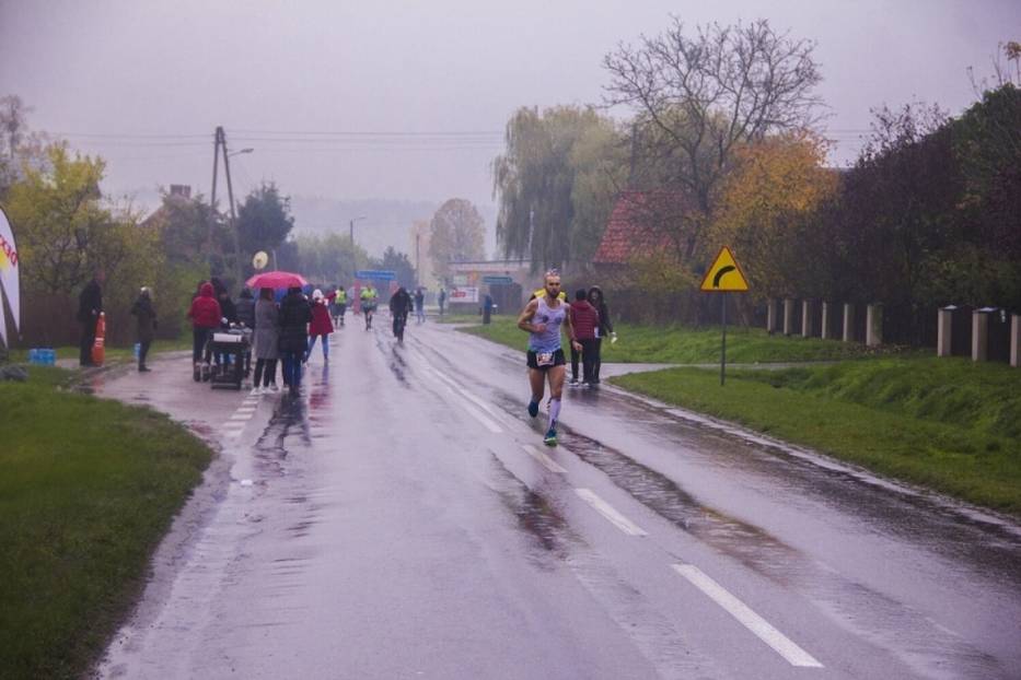 Przed Wami 6. Rogoziński Półmaraton Przemysła II. Przedstawiamy archiwalne zdjęcia z 2019 roku. Poznajecie siebie lub przyjaciół?