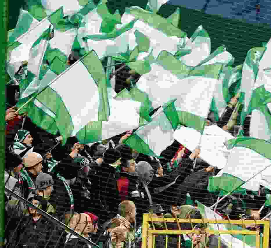 Grodziski stadion, mieszczący 7 tys