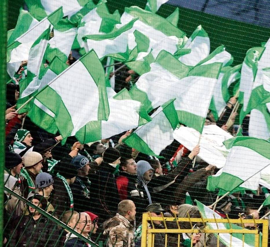 Grodziski stadion, mieszczący 7 tys