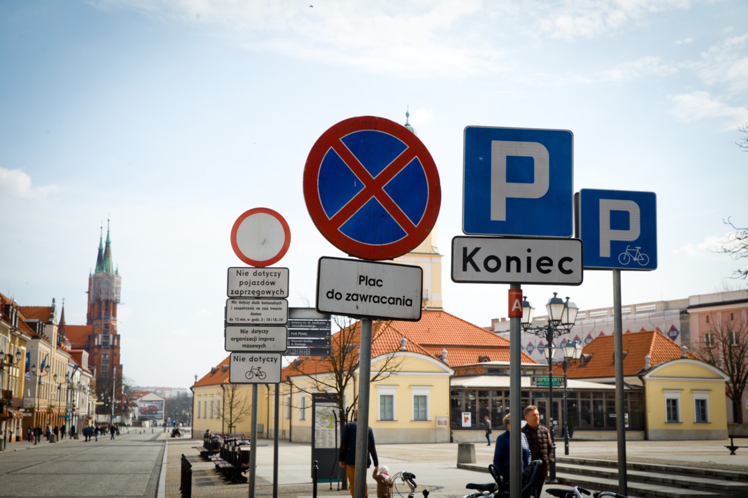 Jesteś kierowcą? Na pewno nie pamiętasz, co znaczą te znaki drogowe!