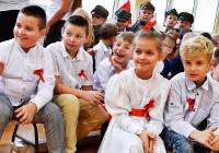 Szkolna akademia z okazji Narodowego Święta Niepodległości w Złoczewie ZDJĘCIA