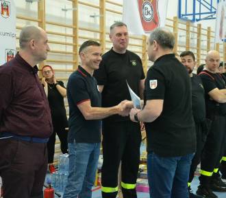 Halowe Zawody Strażackie w Lipnie i impreza proekologiczna ze strażakami. Zdjęcia