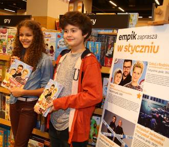 Najsłynniejsza serialowa rodzina wydała książkę. Rodzinka.pl promowała swoje... przepisy 