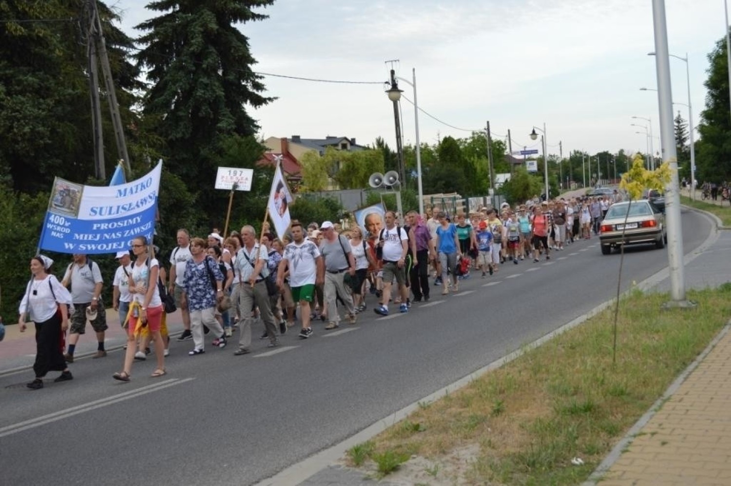 197 pielgrzymkę do Sulisławic rozpoczęła msza święta odprawiona w kościele pod wezwaniem świętego Bartłomieja w Staszowie