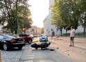Oświęcim. Wypadek na ulicy Dąbrowskiego. Motocykl zderzył się z samochodem osobowym