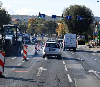 Rozpoczęły się prace drogowe w ciągu Al. Armii Krajowej w Piotrkowie ZDJĘCIA