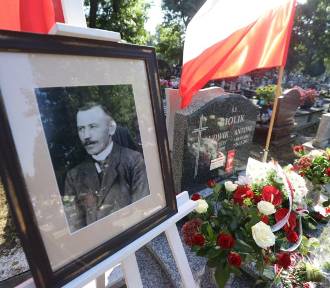 "Tobie, Polsko" na grobie Walentego Pająka. Dożyła tego jego 100-letnia córka