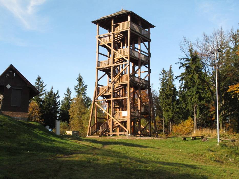 Wieża widokowa na Dzikowcu i wieża widokowa na Borowej: urokliwe punkty niedaleko Wałbrzycha