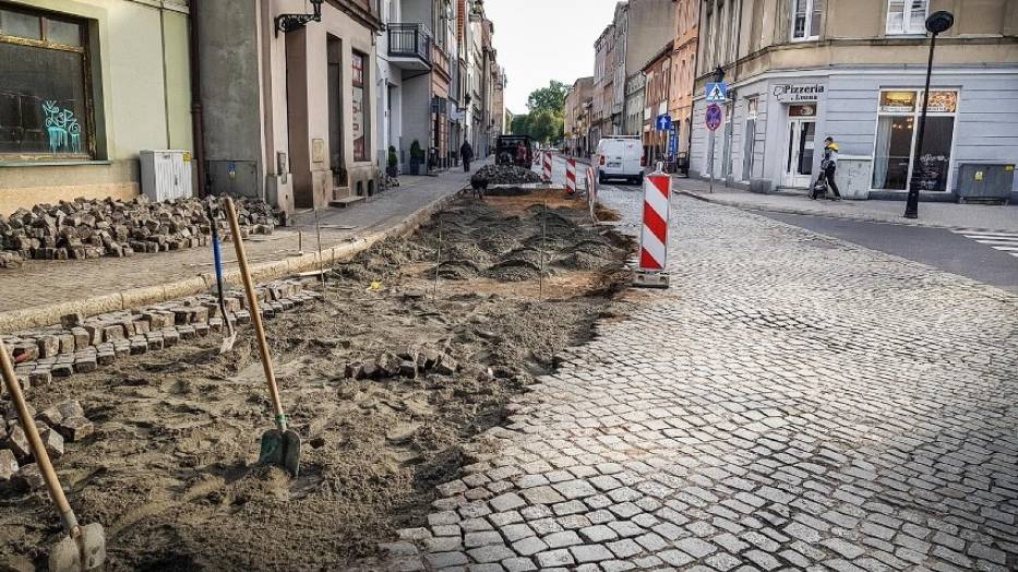 Remont ulicy Niepodległości w Lesznie wykonany jesienią 2020 roku