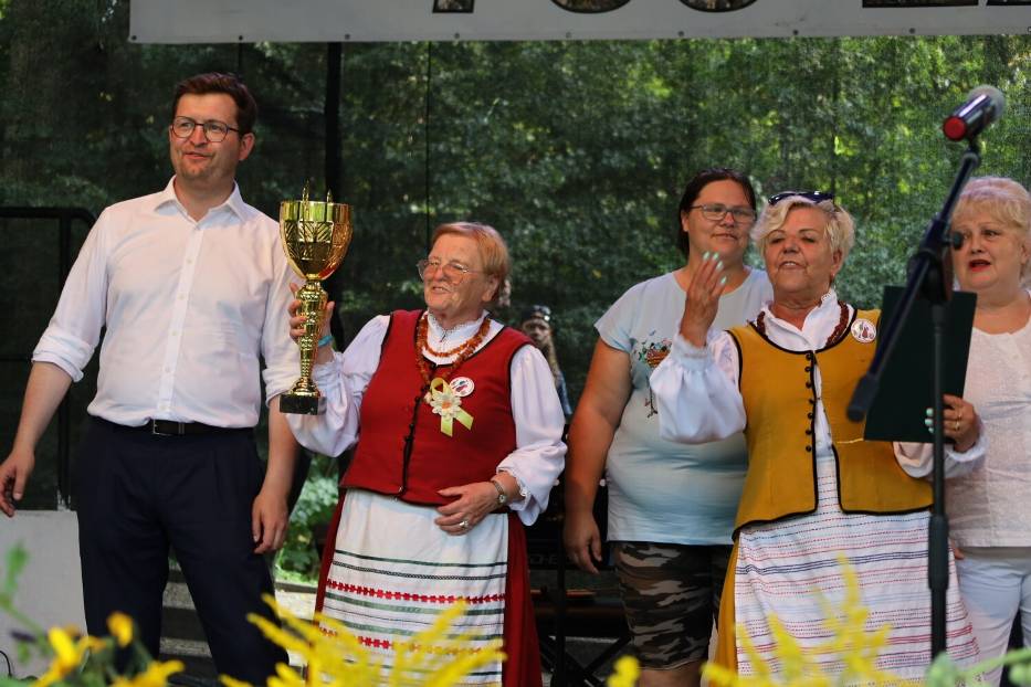 wiceminister Andrzej Śliwka o sile lokalnych społeczności podczas dożynek gminnych w Miłakowie
