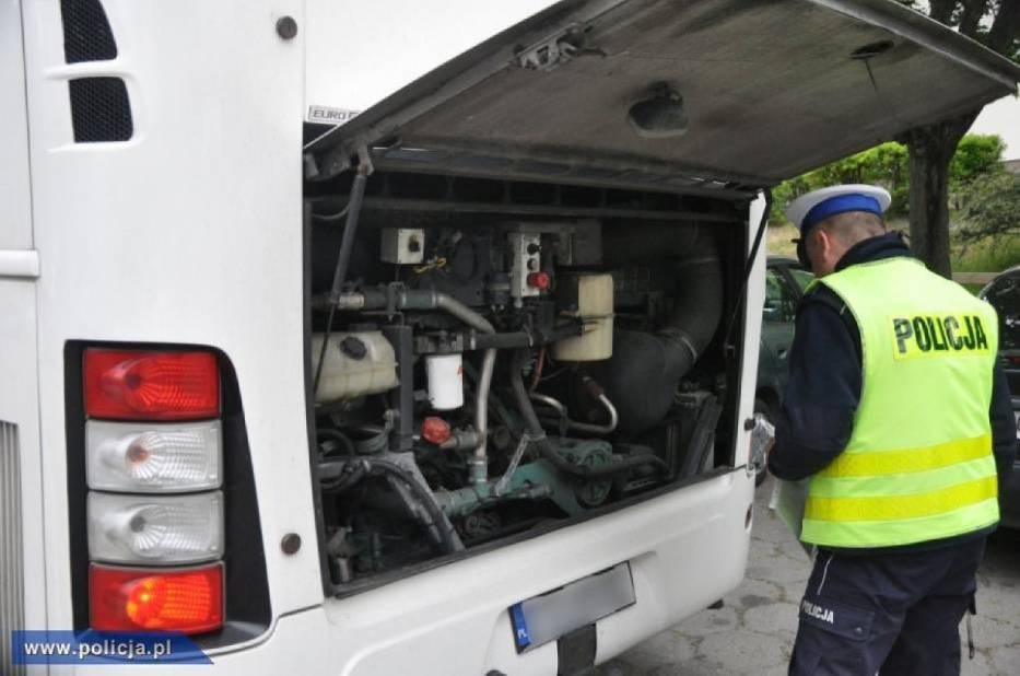Chcesz być pewien, że Twoje dziecko jedzie bezpiecznym autokarem na ferie zimowe? Zgłoś pojazd do kontroli
