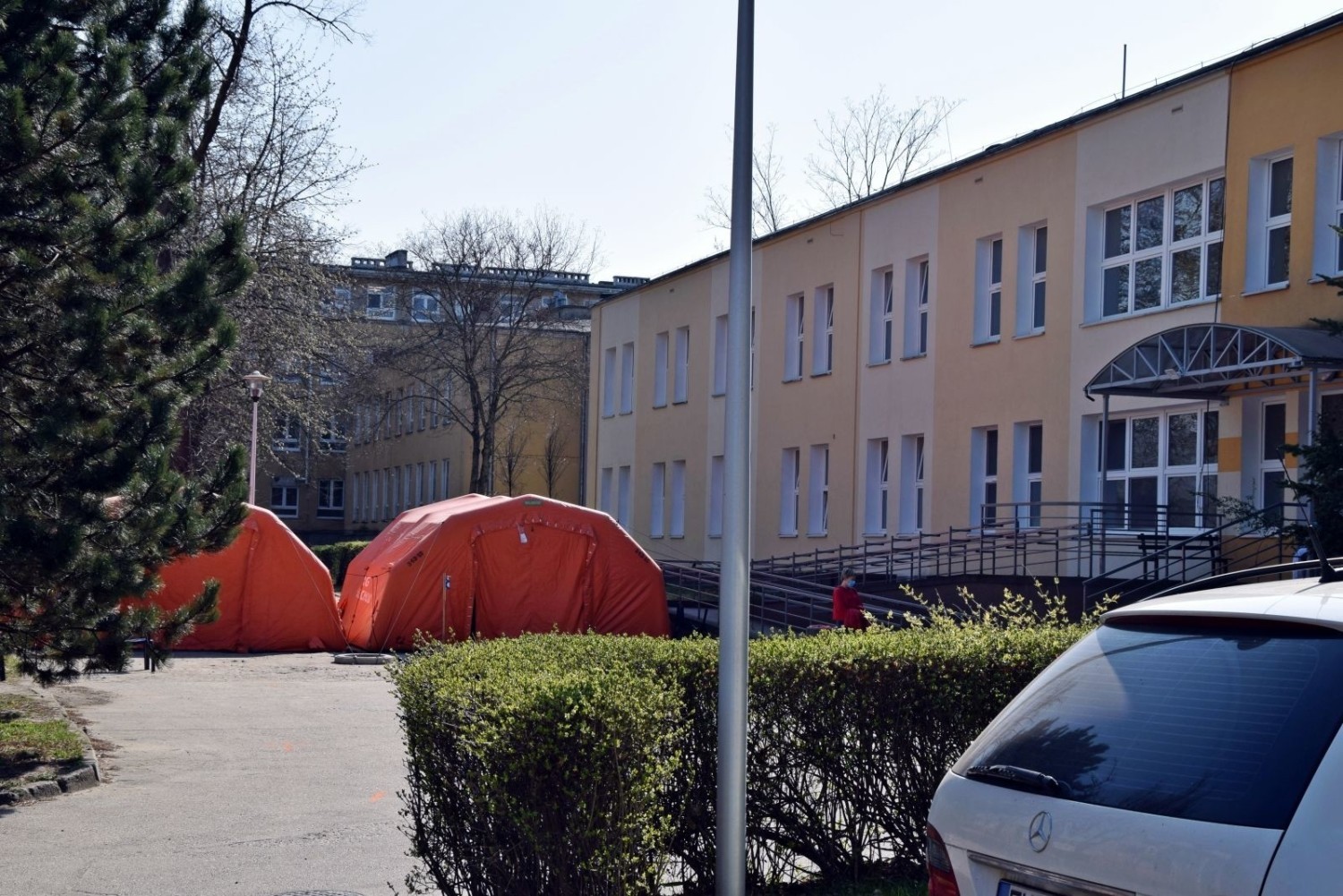 Ile obecnie pacjentów przebywa na oddziale zakaźnym Szpitala Uniwersyteckiego w Zielonej Górze? Stan na 4 maja 2020 roku