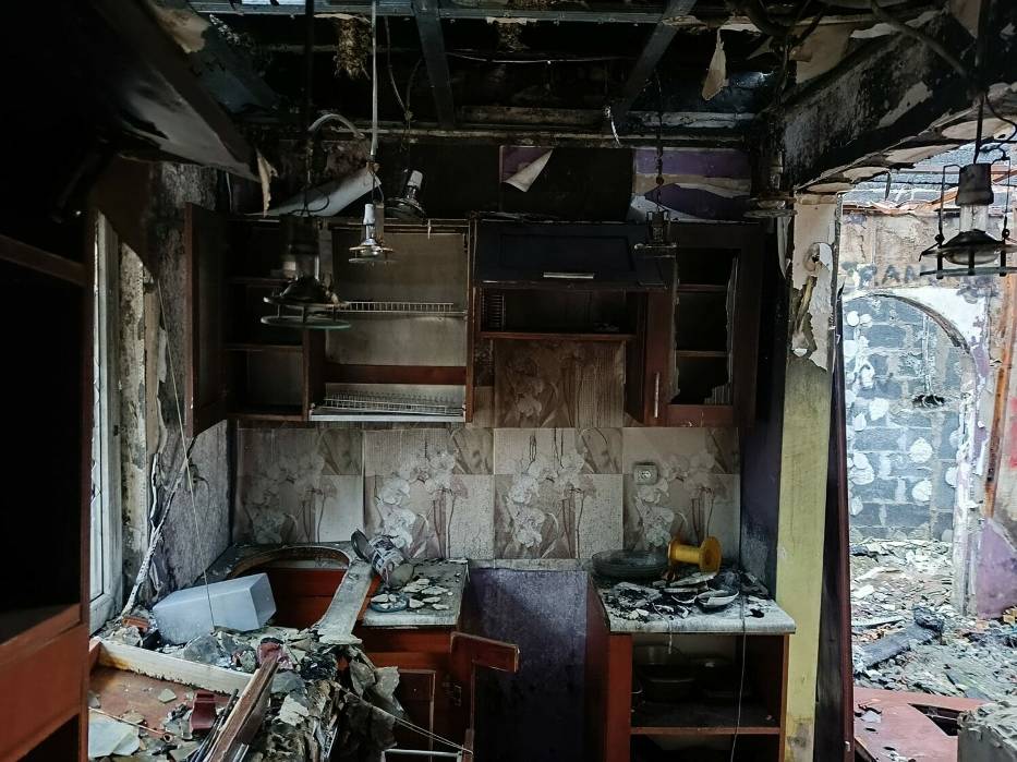 Opuszczony dom po gigantycznym pożarze