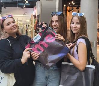 Warsztaty z upcyklingu w Focus Mall w Piotrkowie, tworzyli modne torby z banerów FOTO