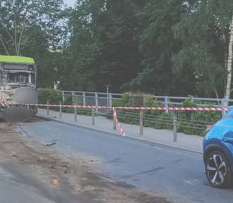 Olsztyn: Ciężarówka staranowała autobus miejski. 12 osób w szpitalu [ZDJĘCIA]