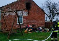 Pożar domu w Kolonii Niechmirów! Rodzina z dwójką dzieci straciła dach nad głową! FOT