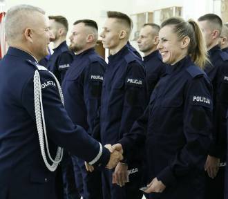 Nowi funkcjonariusze wstąpili w szeregi lubelskiej policji. Zdjęcia