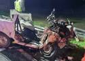 Czołowe zderzenie samochodu osobowego i ciężarówki w miejscowości Paproć. Kierowca fiata trafił do szpitala