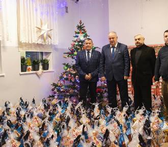 Z Przemyśla świąteczne paczki trafiły do polskich seniorów w Mościskach na Ukrainie