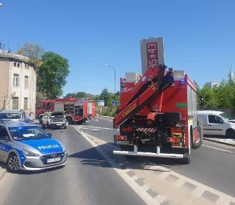 Wypadek na ulicy Wólczańskiej w Łodzi. Jedna osoba ranna ZDJĘCIA 