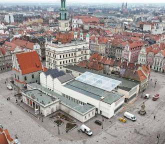 Zachwyca czy rozczarowuje? Oto wyremontowany Stary Rynek w Poznaniu z lotu ptaka!