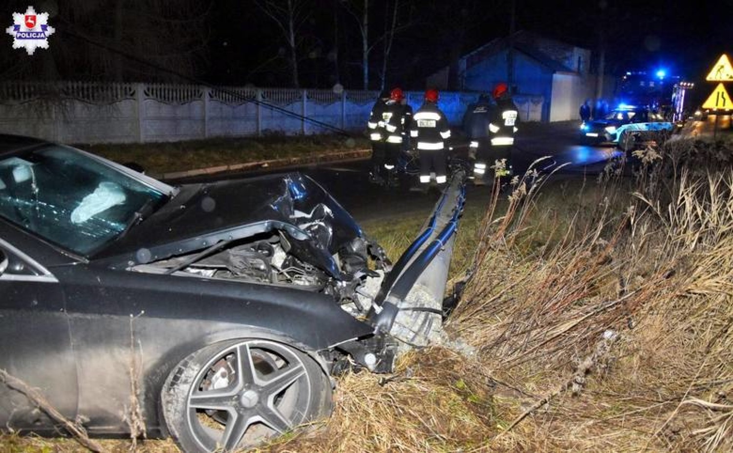 Mercedes wypadł z drogi