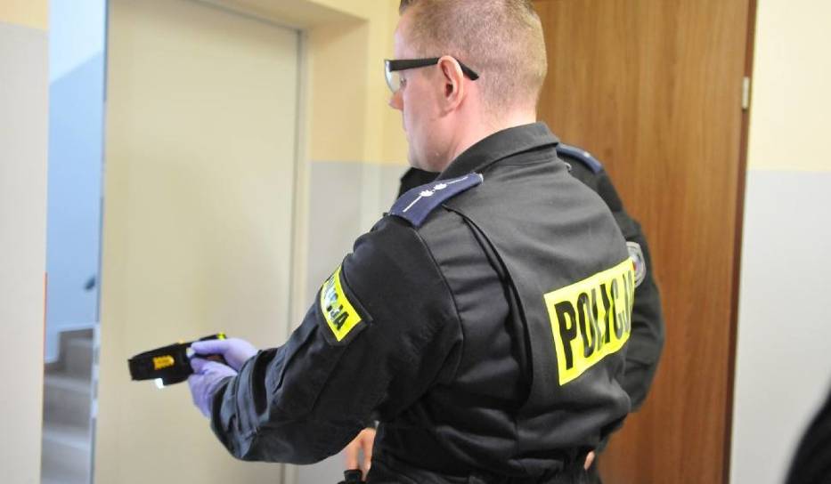 Policjant użył paralizatora