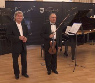 Koncert Wieczór Lisztowski w Trzebnicy dla miłośników muzyki poważnej. Zobaczcie film
