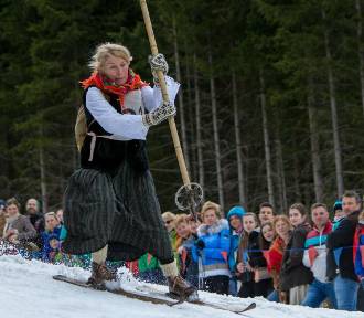 W lany poniedziałek na Kalatówki! Zawody na starych nartach, śmiech i dobra zabawa