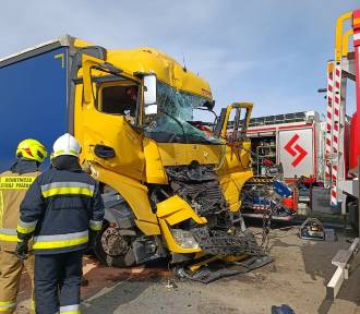 Uwaga, seria wypadków na autostradzie A4 pod Legnicą: ranni, korki, objazdy
