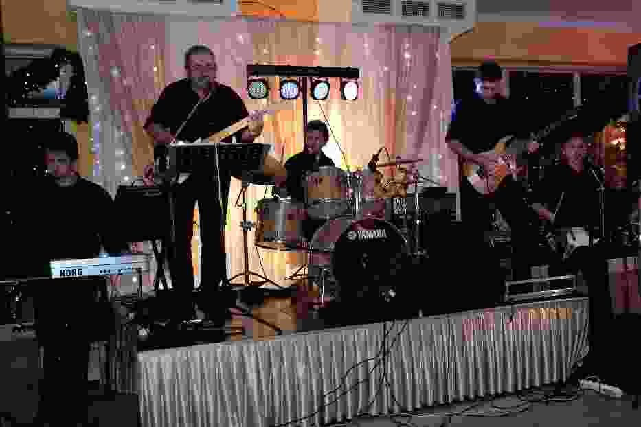 Od lewe:j Bartosz Wiszniewski, Waldemar Chwalisz, Marek Chwalisz, Wojciech Kwiatek i Mateusz Chwalisz