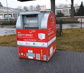 Gdzie wyrzucać elektrośmieci w Radomsku? Szukaj czerwonych pojemników! ZDJĘCIA
