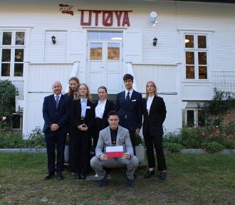 Młodzi parlamentarzyści z "Hołogi" odwiedzili wyspę Utøya i reprezentowali Polskę 