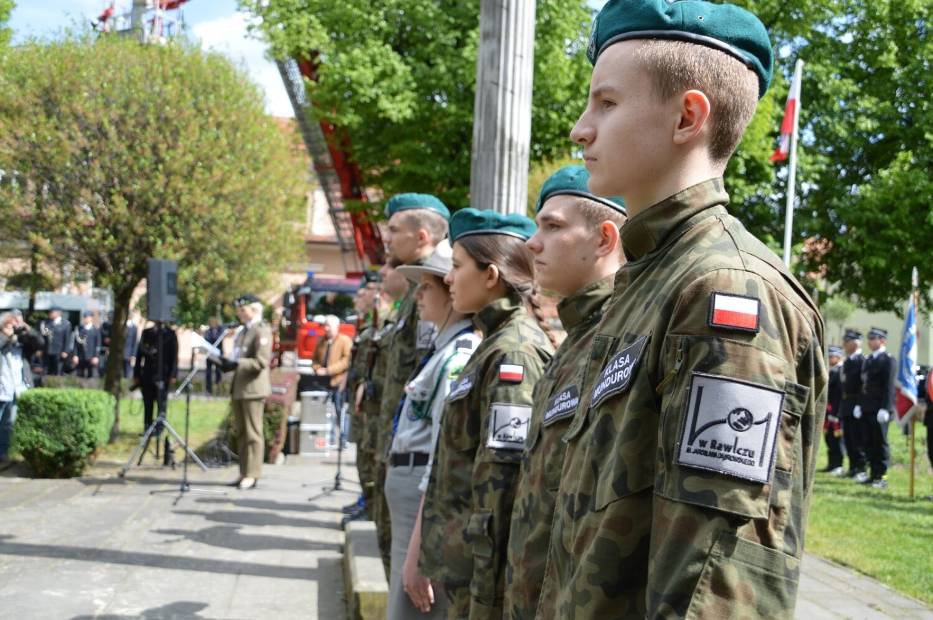 Uczniowie klasy kadeckiej z I LO w Rawiczu biorą udział w rozmaitych uroczystościach patriotycznych