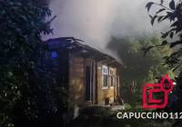 Pożar drewnianego domu pod Brzeskiem. Z żywiołem walczyło 29 strażaków