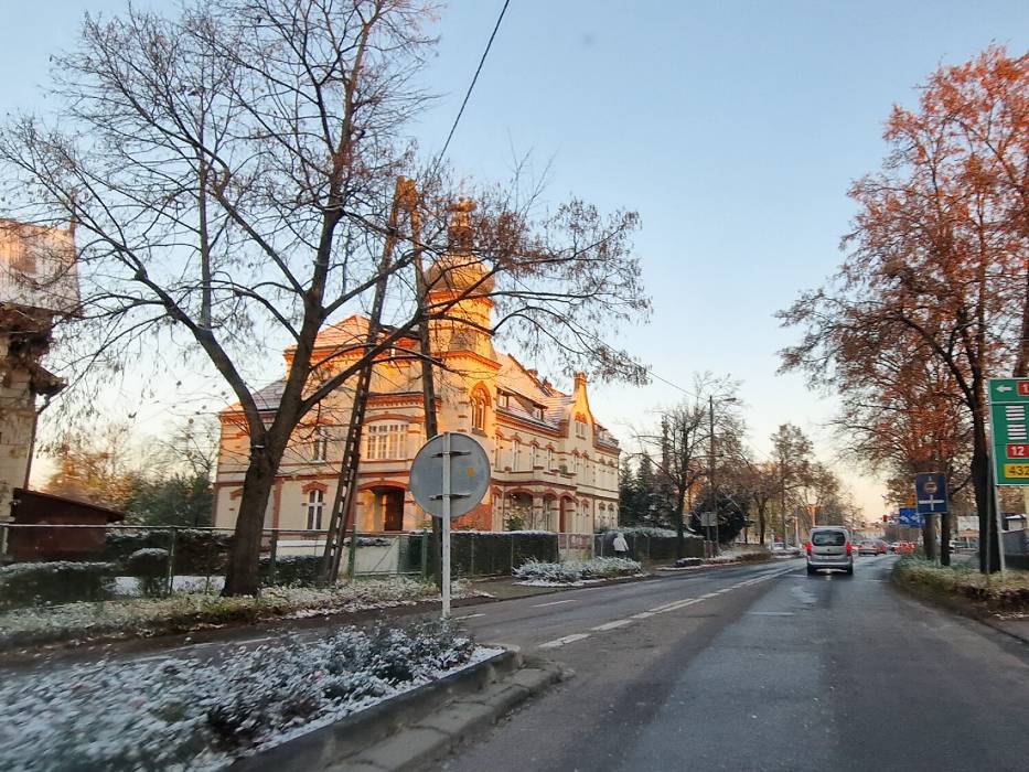 Zimowy poranek w Lesznie 22 listopada 2023