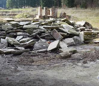 Mieszkańcy powiatu świdnickiego kradli plyty granitowe w Boguszowie-Gorcach