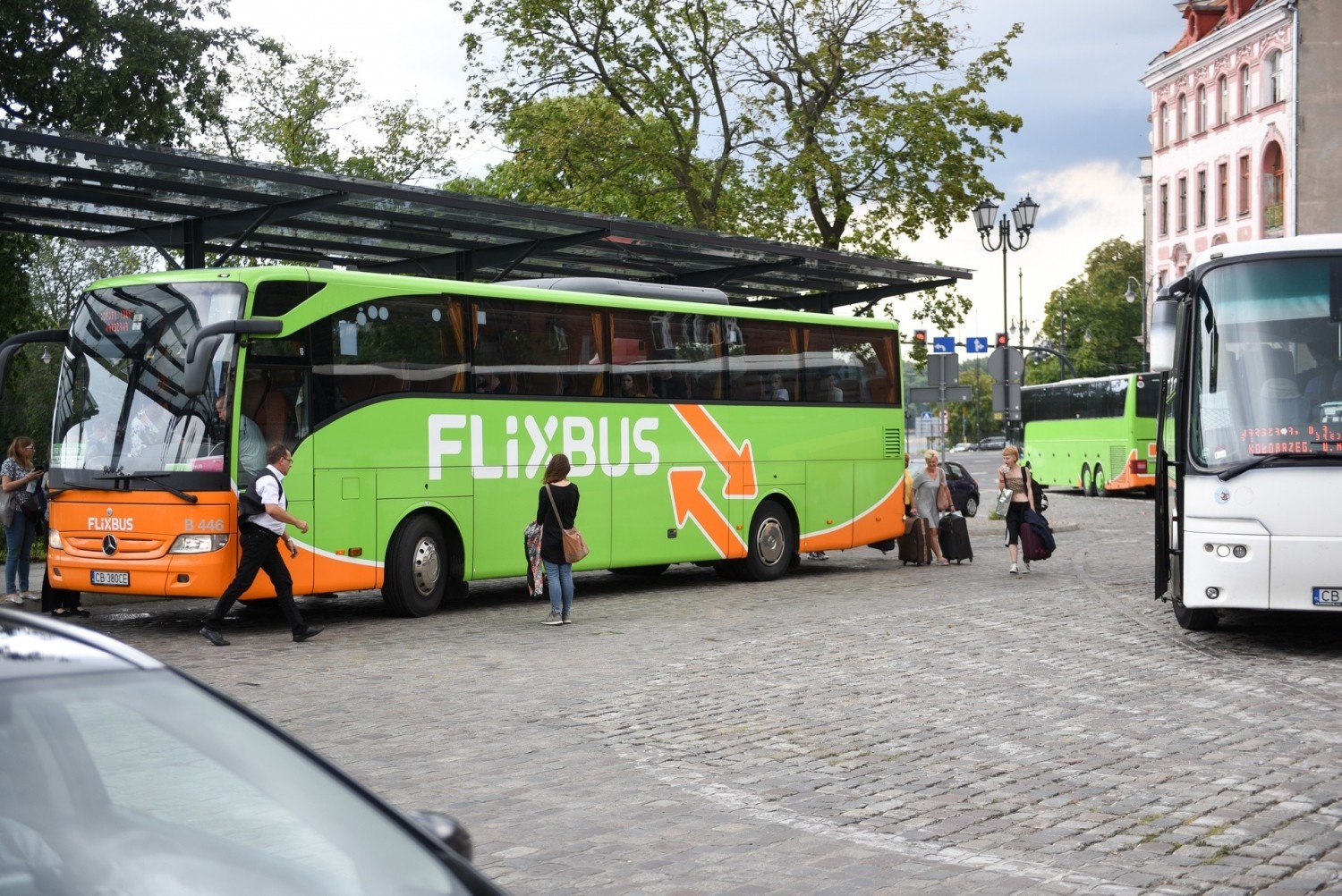 Flixbus daje pracę w Toruniu: 4,5 tys. zł, ale zakaz palenia! Kierowcy są sprawdzani podczas próbnego kursu
