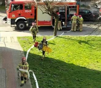 Pożar na osiedlu w Kielcach. Na miejscu pięć jednostek straży 